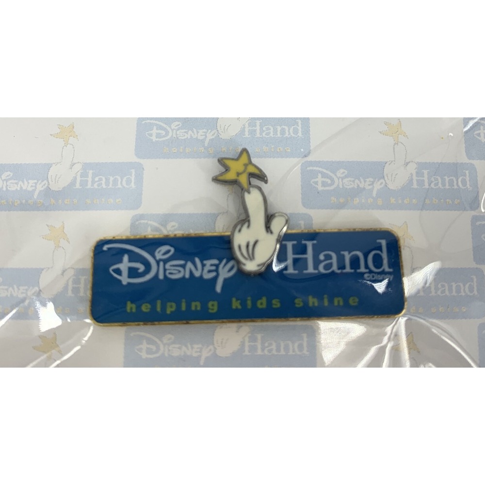 Disney Hand Helping Kids Shine Cast Member Exclusive Pin Sealed on Card